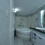 شقة Zilina Homes2 *